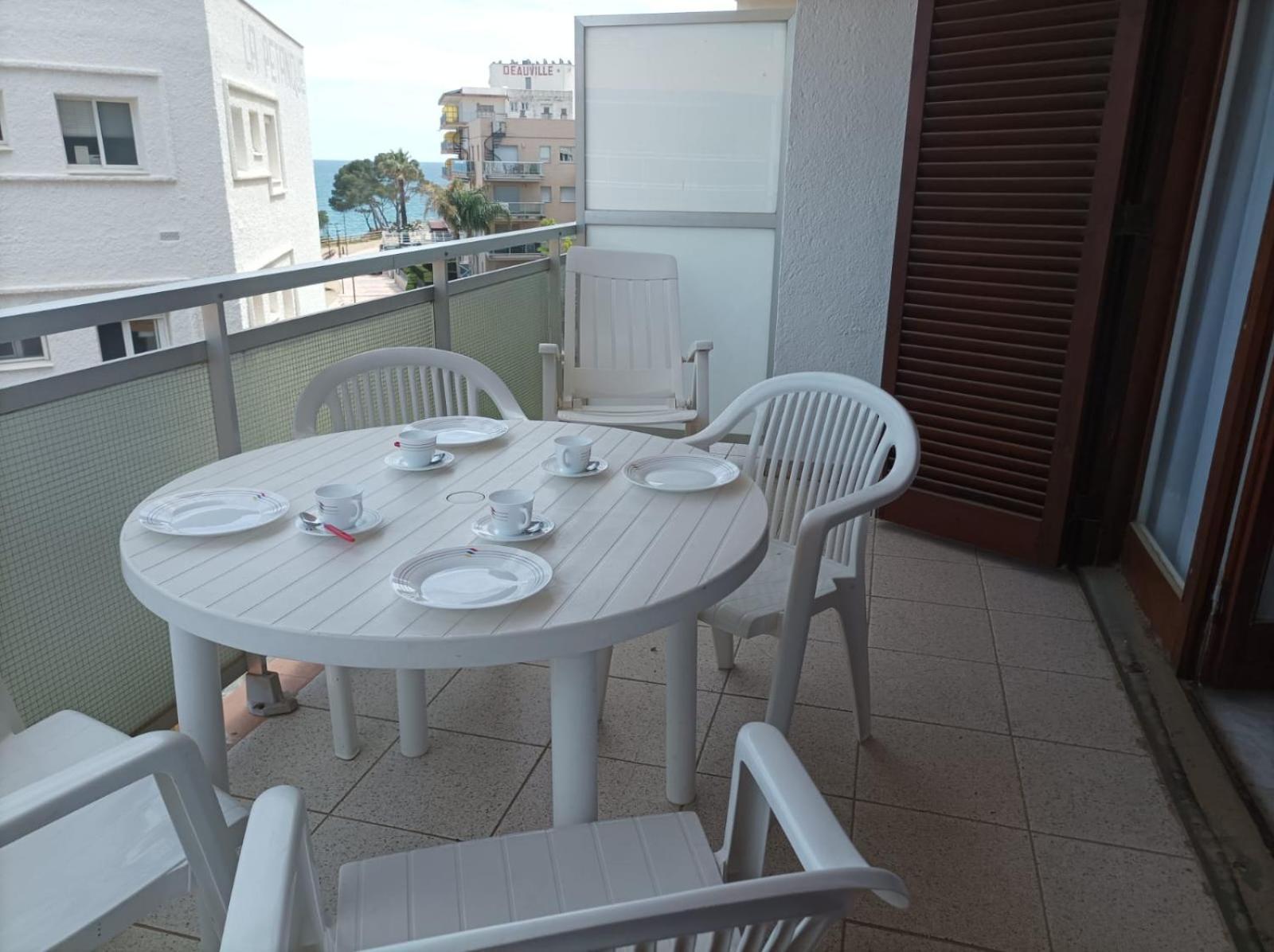 Miami Apartamento Mestres Miami Playa Екстериор снимка